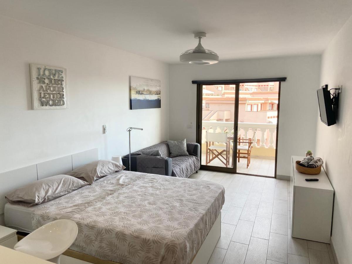 Top Floor, Panoramic Studio, Heated Pool Los Cristianos  Bagian luar foto